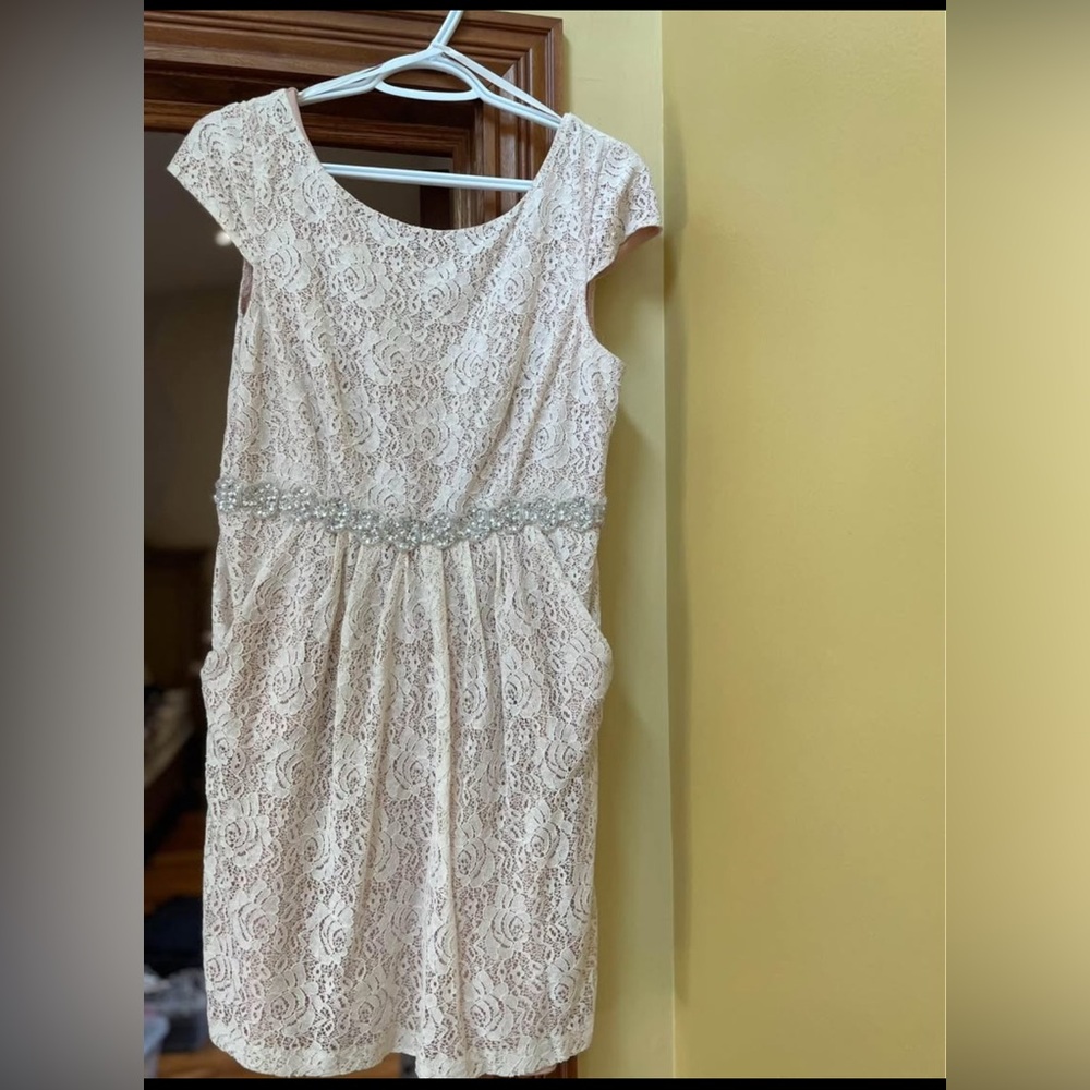 Elegant Cream Lace Dress